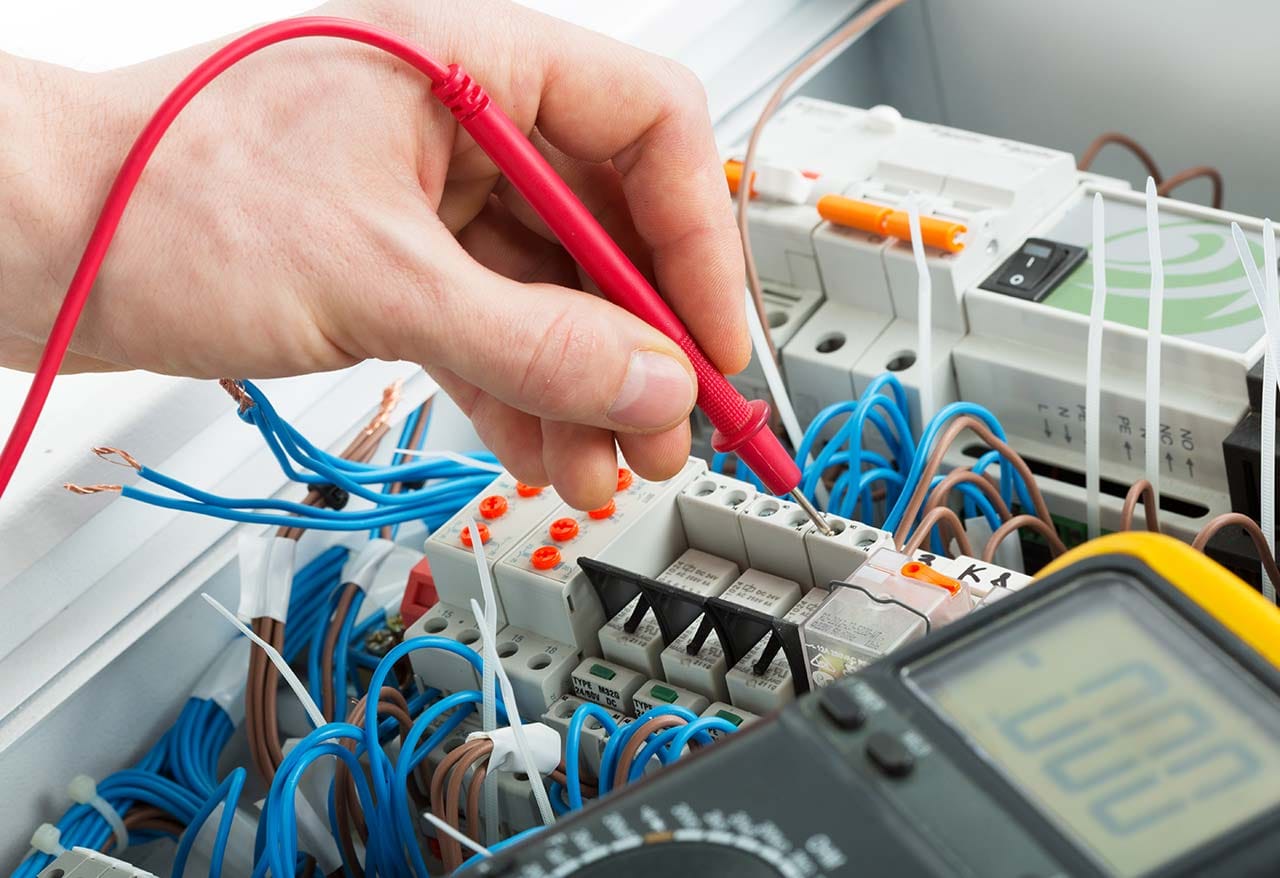 Prüfung elektrischer Anlagen und ihre Bedeutung für Versicherungen