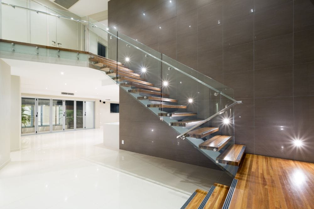 Mit dem Treppe Konfigurator vergleichen Sie Preise für Eichentreppe und Kiefertreppe im Handumdrehen