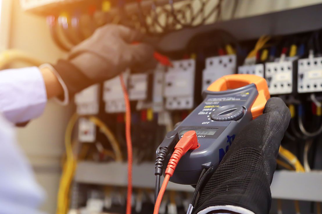 Prüfung elektrischer Anlagen und ihre Bedeutung für Versicherungen