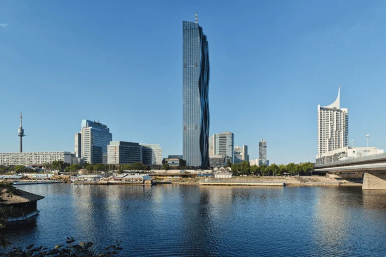 Donau_City_Vienna_from_Donauinsel_on_2014-08-28-1